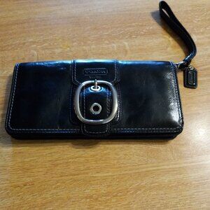 AUTHENTIC COACH Leather Large Wristlet w Buckle Wallet Clutch